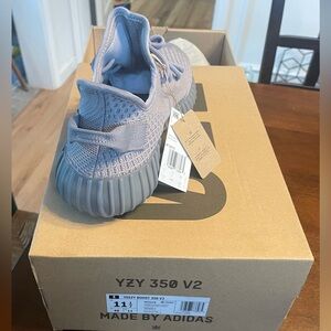 Yeezy Boost 350 v2